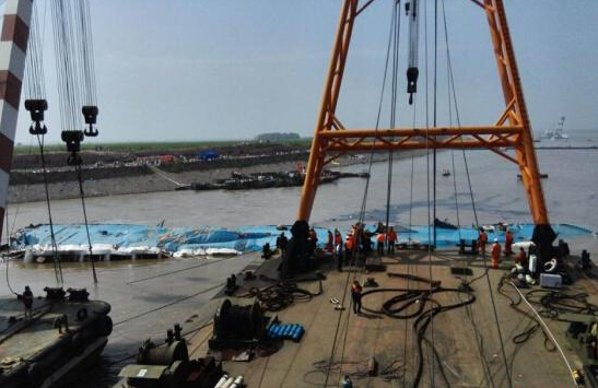 東方之星打撈工作